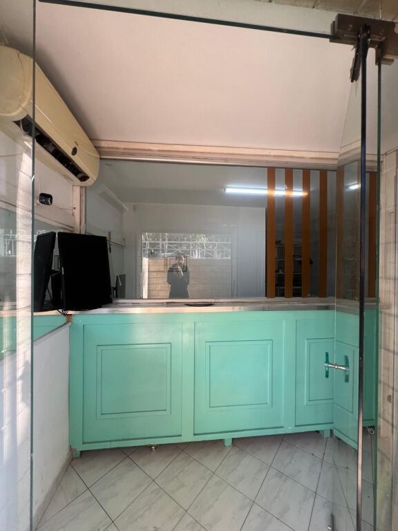 🏢 LOCALE COMMERCIALE IN AFFITTO Vicino a SHAËLVAREVE