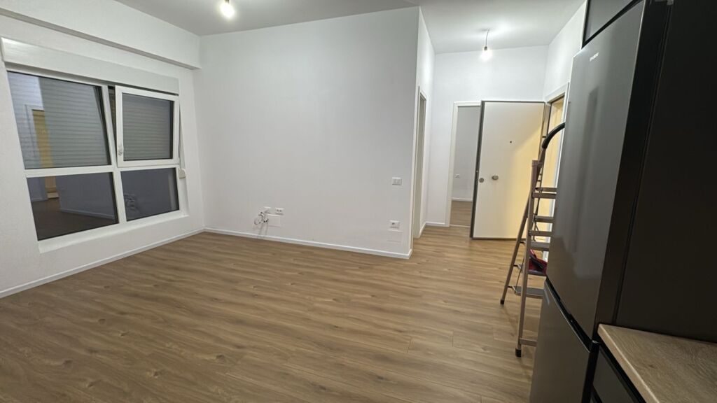 🚨 30,000 Lekë/Muaj | Jepet me Qira Apartament në Ali Demi (Kaimi) 🚨