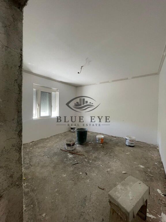 Villa su due piani in vendita a Durrës, ex fabbrica di mattoni