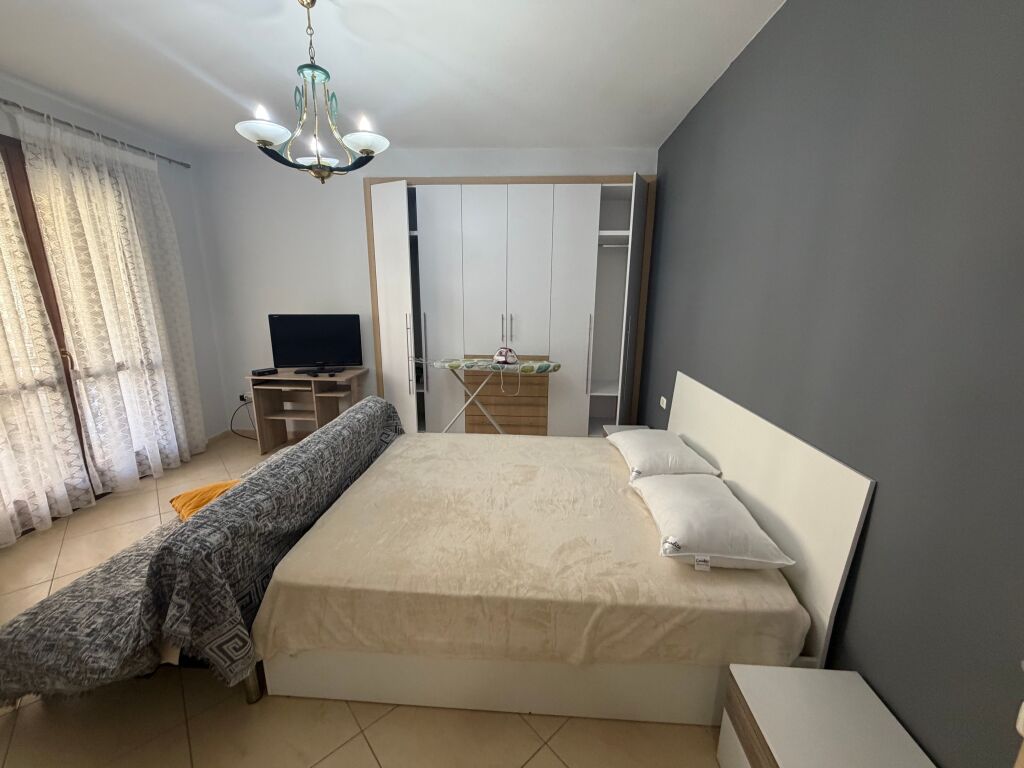 2+1, with parking botanical garden, 600 euro