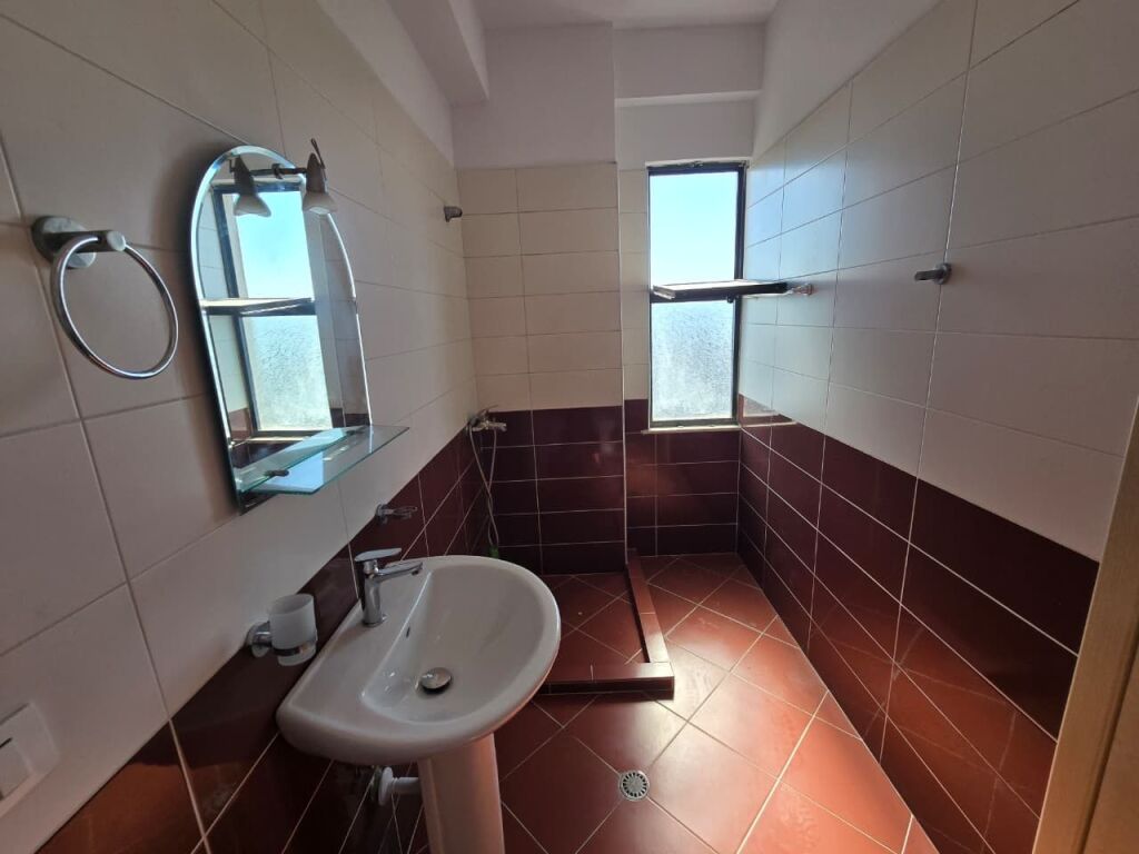 2+1/Qera📍Fabrika e Miellit 📌50 000 lek - Więcej