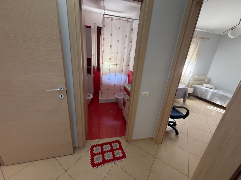 2+1, with parking botanical garden, 600 euro
