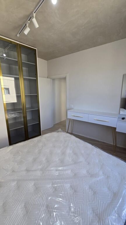 Jepet me qera apartament 1+1 në Astir i pabanuar më parë