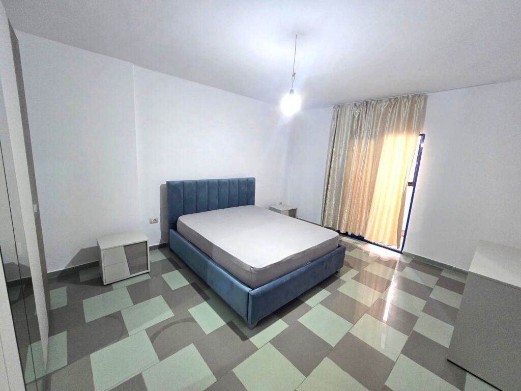 🏠 JEPET APARTAMENT 1+1 ME QERA NE RRUGEN E ELBASANIT, PAS SHKOLLËS "ASIM VOKSHI"