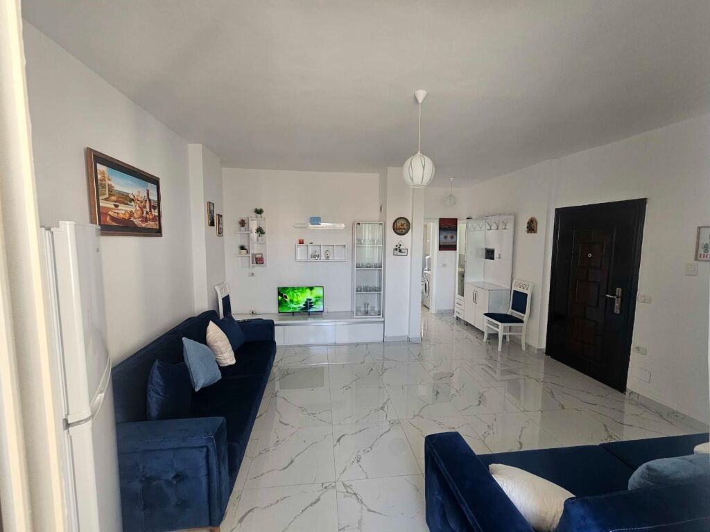 Shitet apartament 1+1  prane detit
