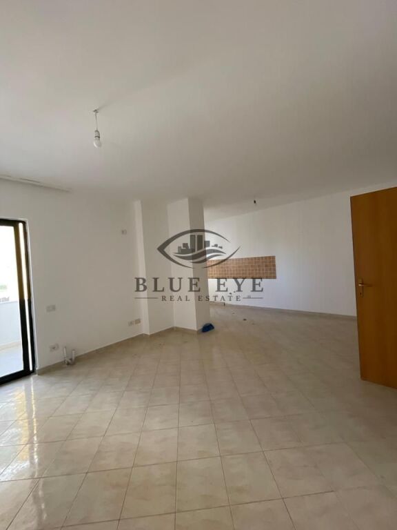 Apartament 2+1+2 për Shitje – Pranë Ish Fabrikës së Bukës, Durrës