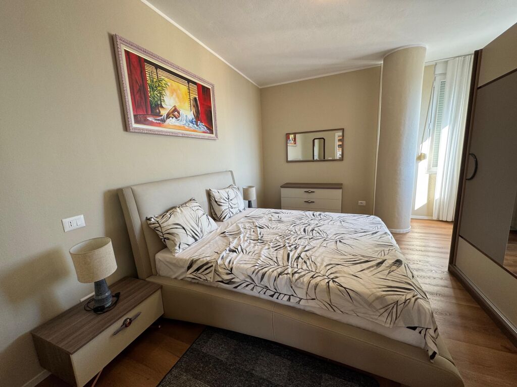 Jepet apartament me qera 1+1