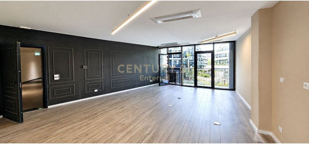 Lake View - Appartamento 2+1+2 Investito A Lake View 102m2