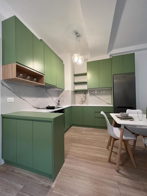 Apartament 1+1, Frosina Plaku!