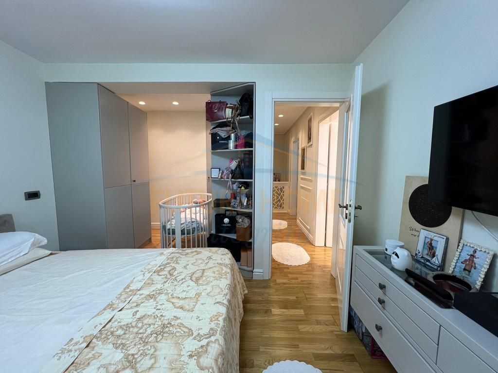 In vendita, Duplex 3+1+3+Veranda, Residenza Kodra e Diellit 2, Tirana.