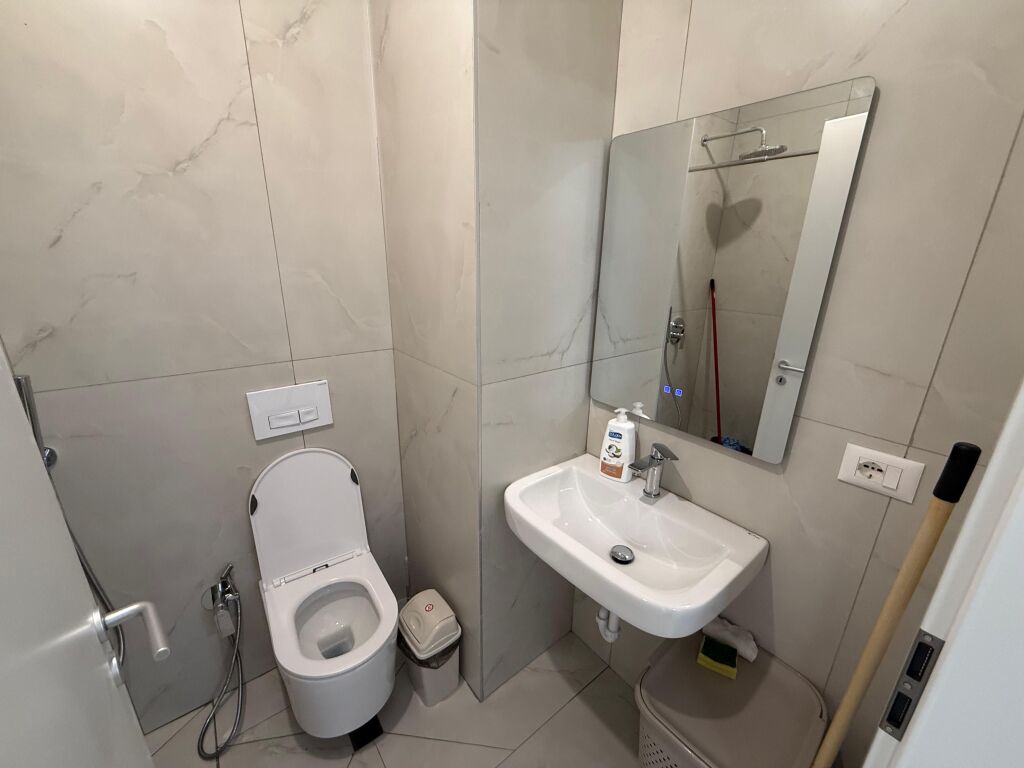 📣 QERA SUPER Apartament 1+1 📍 Kompleksi Kadiu, Ali Dem 🛣️ Rruga “Pasho Hysa” ✨