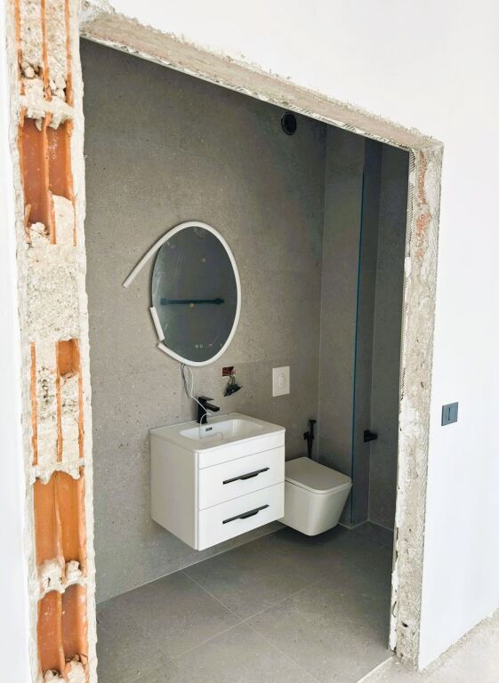 🏡Shitet Vilë Private 3-kateshe te Liqeni i Thatë🔥