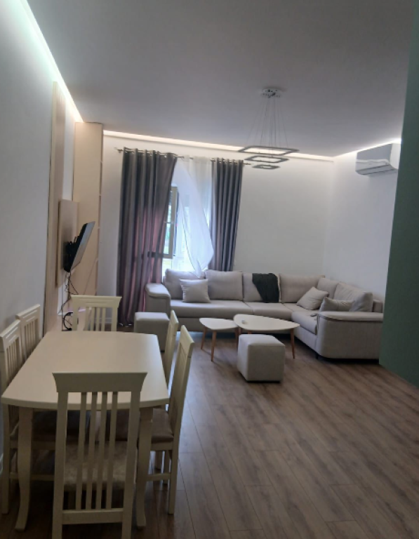 JEPET ME QIRA APARTAMENT 2+1  PORTA TIRANA E RE