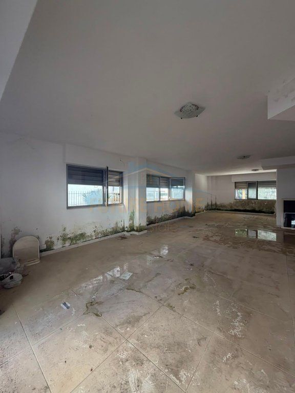 For sale,Business Premises 70 Square Meters Main Street ,Golem,Durres