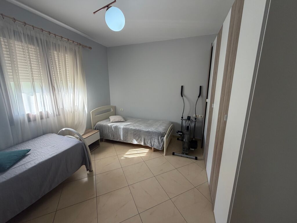 2+1, with parking botanical garden, 600 euro