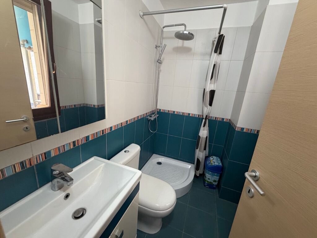 2+1, with parking botanical garden, 600 euro