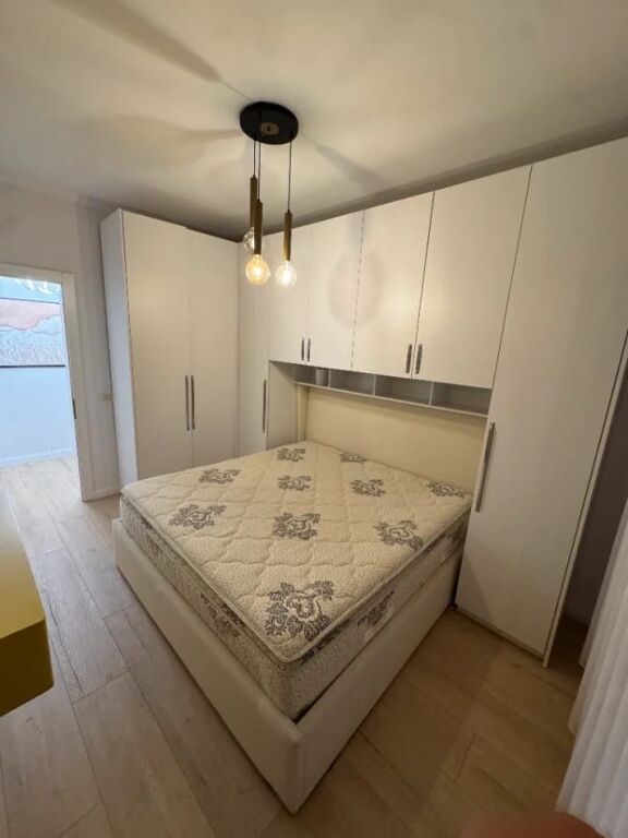 Apartment 1+1, Astir!