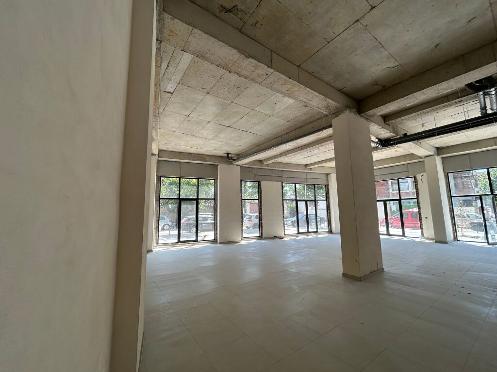 Commercial space for rent at 5 Maji