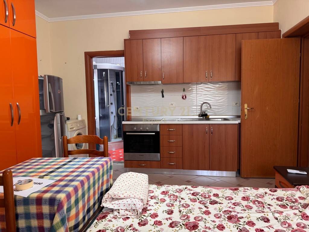 GARSONIERE PER QIRA NE RRUGEN E DURRESIT 500 € /Muaj