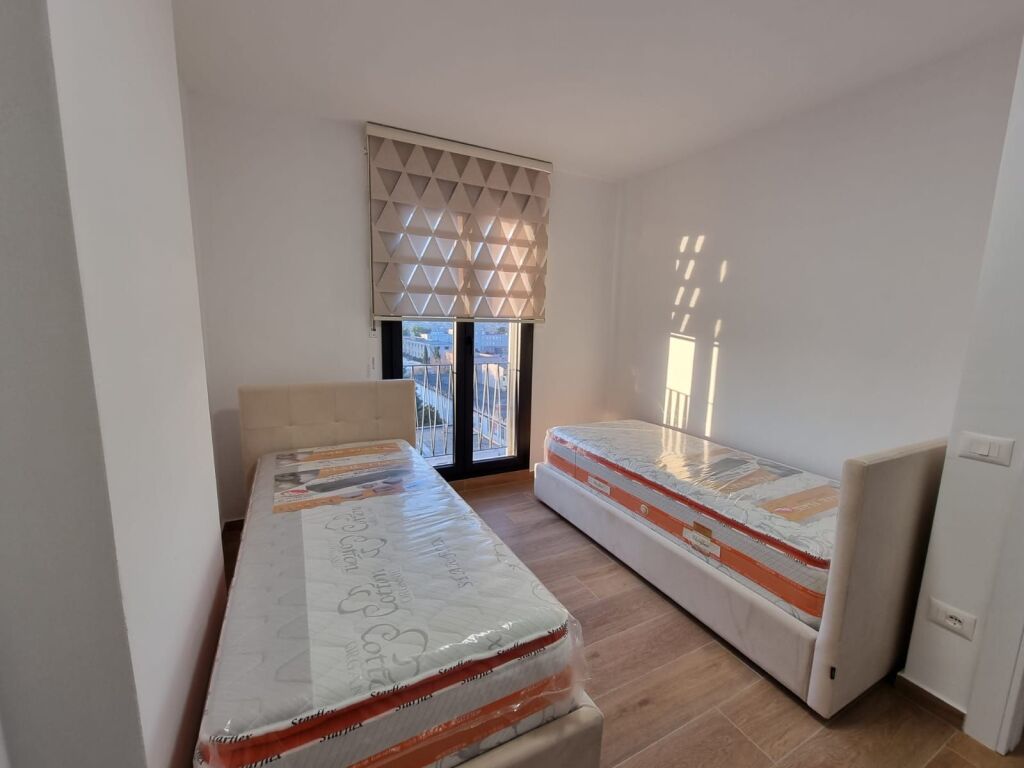 Apartament me qera - Rruga Kongresi i Manastirit