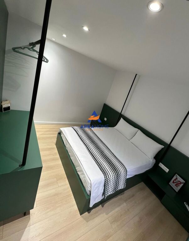 VENDESI APPARTAMENTO 3+1+BALCONE (DIVISO IN DUE APPARTAMENTI 1+1)+BALCONE "VIA FORTUZI" 250.00 EURO