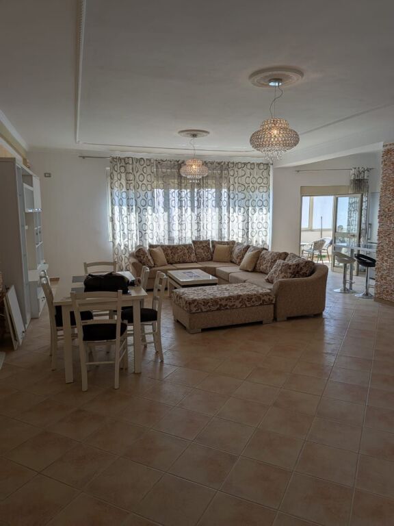 JEPET ME QERA APARTAMENT 3+2 PRANE KRYQIT TE KUQ, DURRES