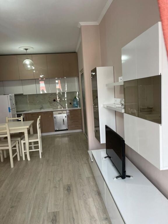 Jepet me qira  Apartament 1+1 Prane Eja Studio Astir  