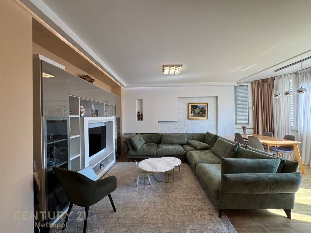 MYSLYM SHYR, APARTAMENT 2+1 PER QIRA +1POST PARKIMI Opsional!