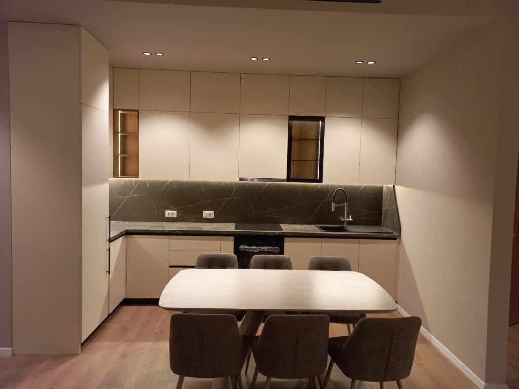 🏡 JEPET ME QIRA APARTAMENT 2+1+2 – KOMPLEKSI DELIJORGJI