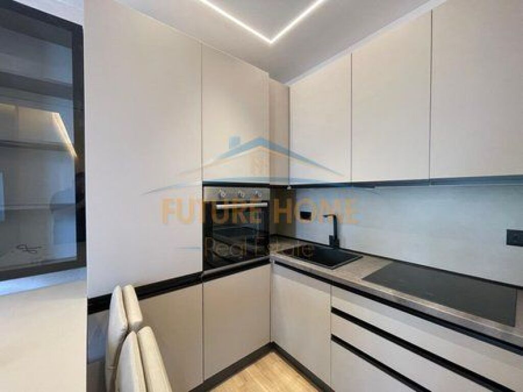 Shitet, Apartament 2+1, Rruga Dritan Hoxha, Tiranë.
