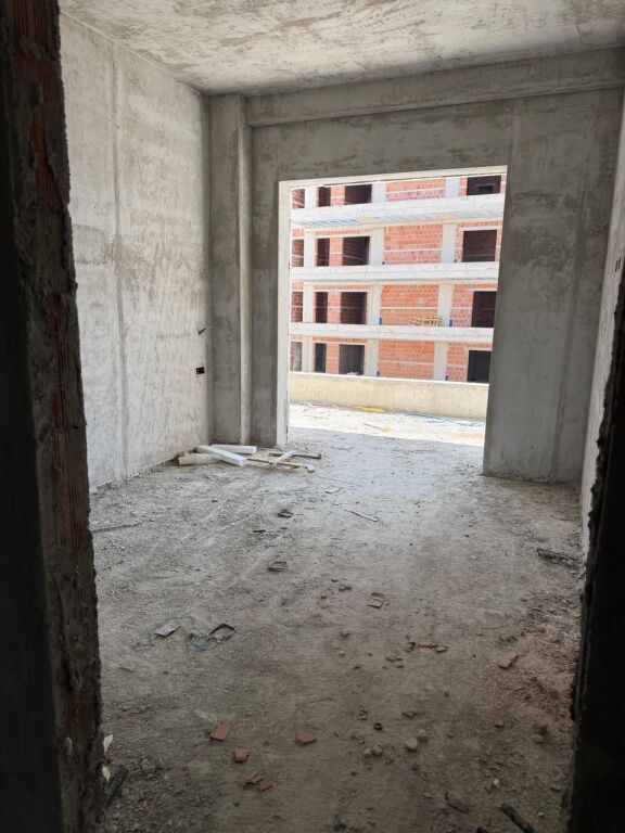 🏡 Shitet Apartament 1+1 tek Fusha e Aviacionit