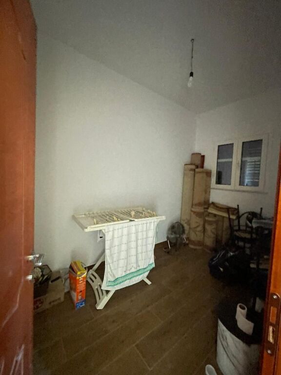 Villa su 3 piani 2+1+2 In Affitto sulla Spiaggia Ferroviaria, Durrës