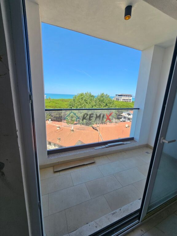 Shitet Apartament 1+1 te Kompleksi Liburna me Pamje të Plotë nga Deti