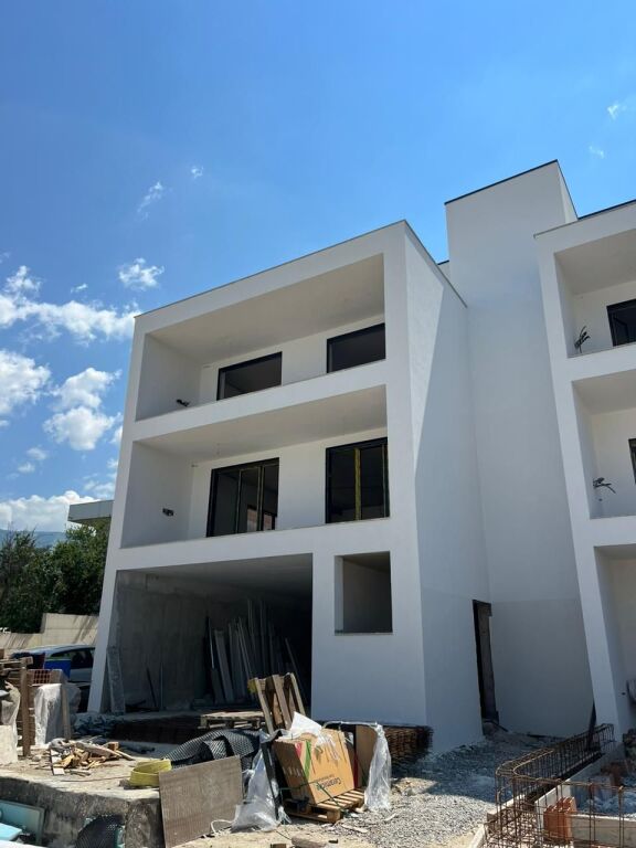 OPPORTUNITY! 2+1 apartment for sale at "Tërfili Residence"