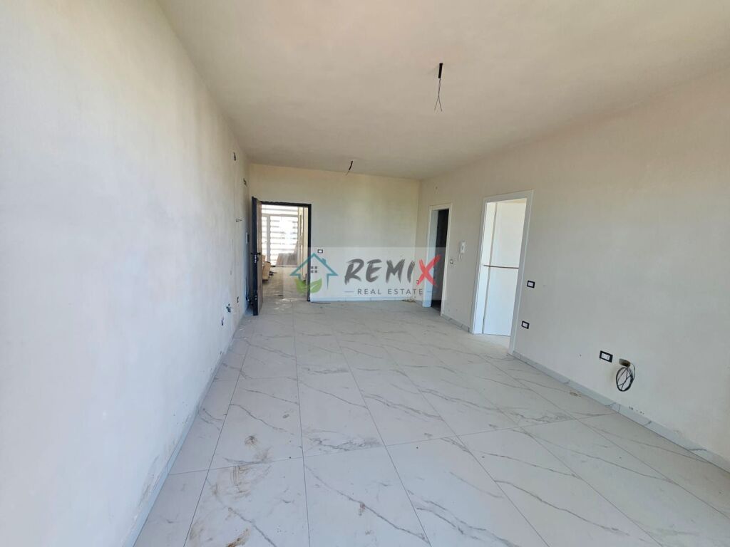 Shitet Apartament 1+1 te Kompleksi Liburna me Pamje të Plotë nga Deti