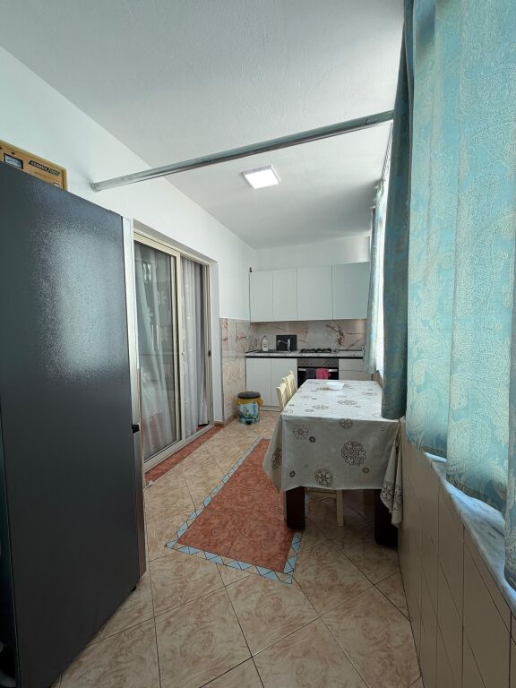 Jepet apartament 2+1 Me qera