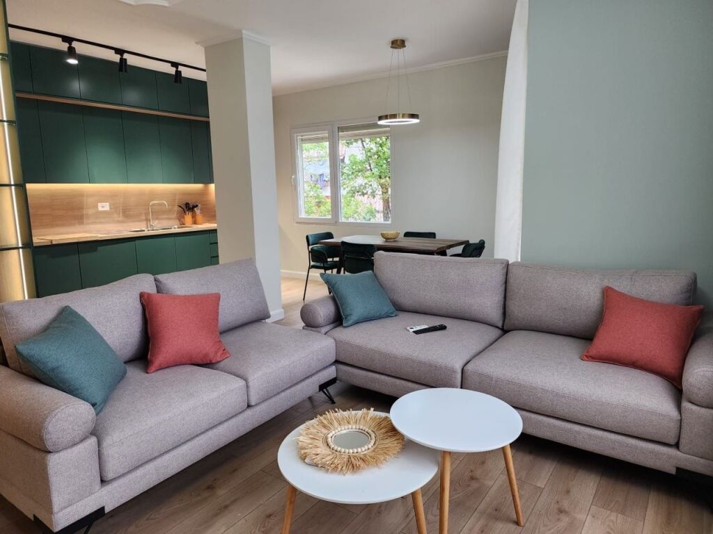Apartment 2+1 for rent at Komuna e Parisit