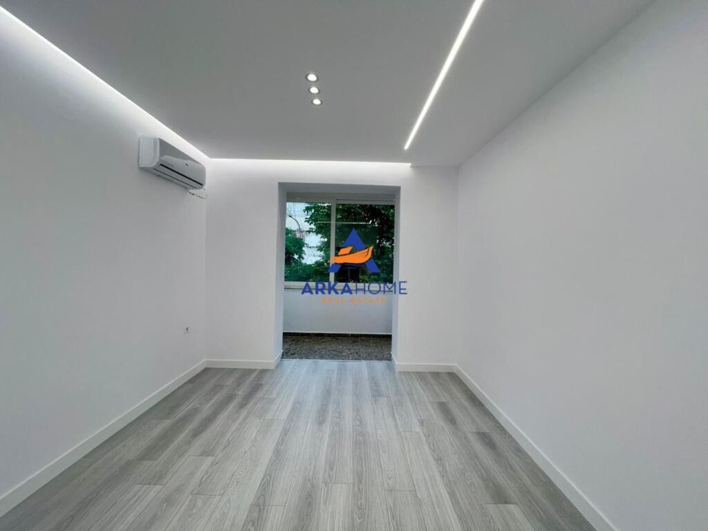 LOCALE PER UFFICIO IN AFFITTO 80M2 "VIA DELLE BARRICATE" 1000 EURO
