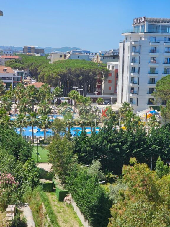 **SHITET APARTAMENT 1+1 ME PAMJE PANORAMIKE NGA DETI – KOMPLEKSI LIBURNA**