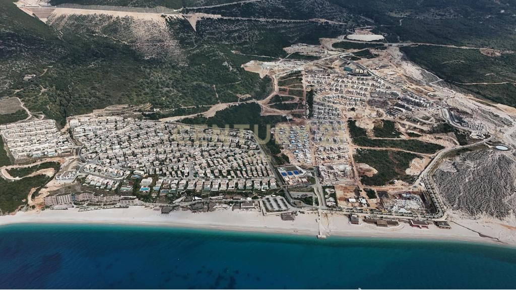Appartamento 1+1+Deposito con Veranda e Posto Auto in Vendita a Green Coast 2, Palasë !