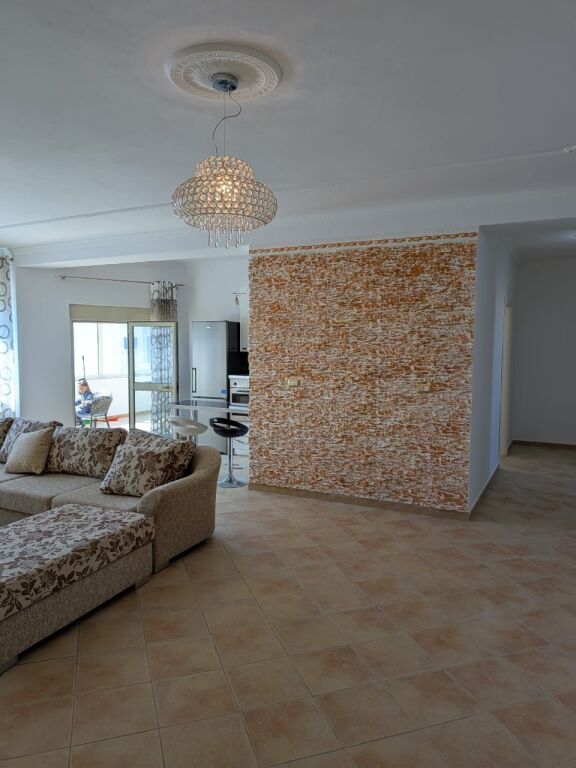 JEPET ME QERA APARTAMENT 3+2 PRANE KRYQIT TE KUQ, DURRES