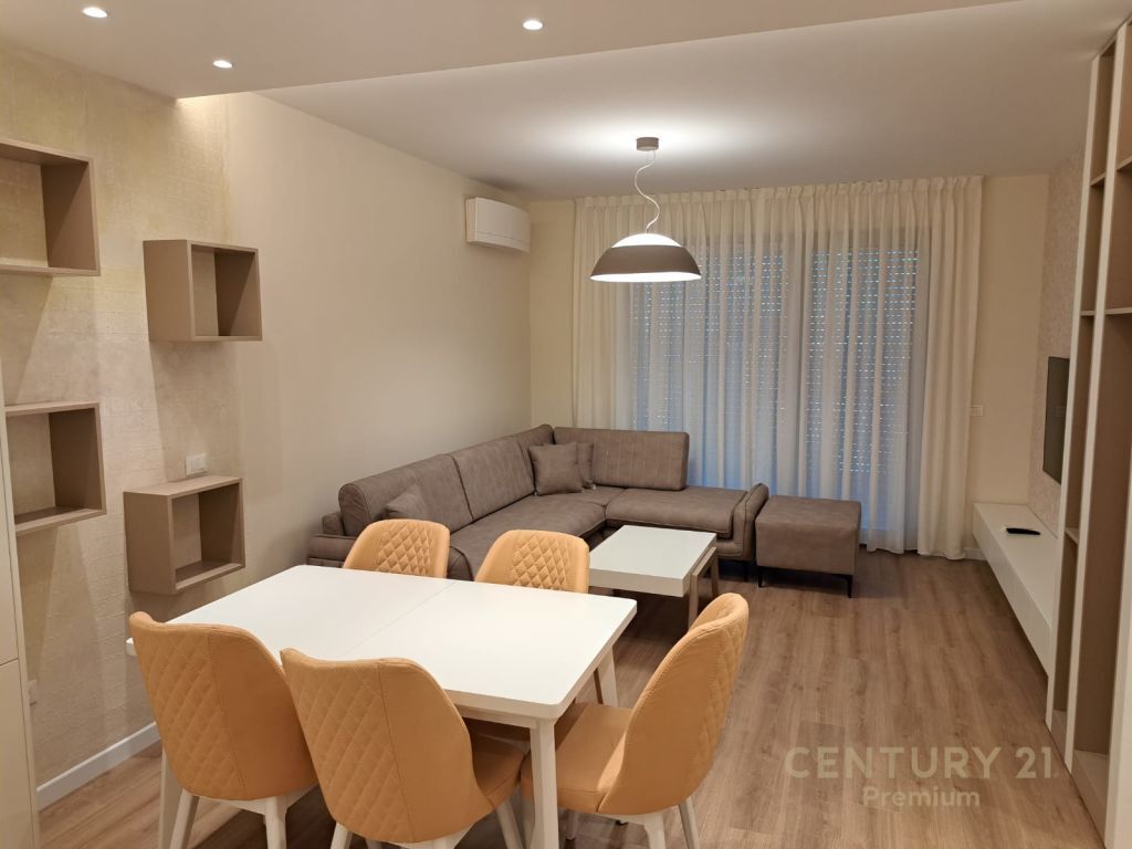 FOLEJA E GJELBER, JEPET ME QIRA APARTAMENT 2+1+POST PARKIMI!