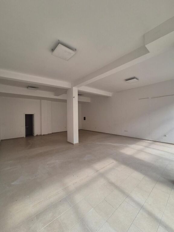 SHOP FOR RENT, PARIS MUNICIPALITY