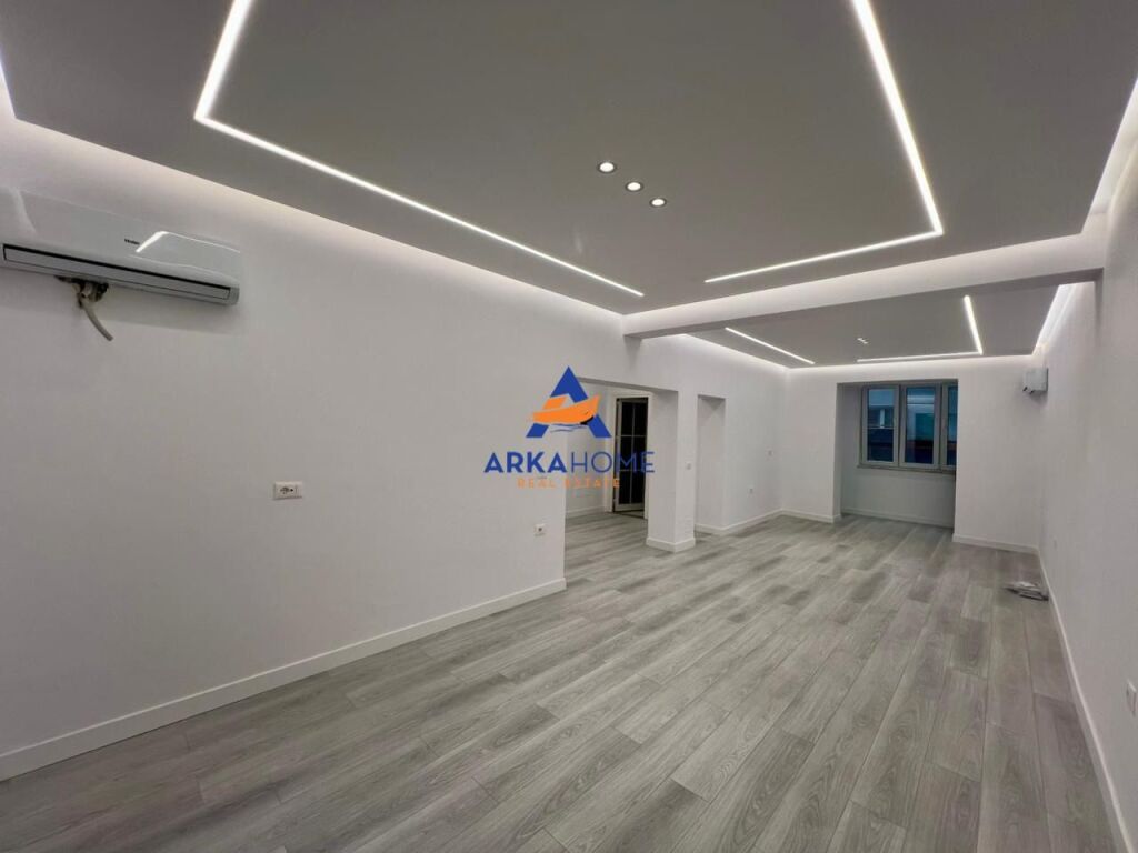 LOCALE PER UFFICIO IN AFFITTO 80M2 "VIA DELLE BARRICATE" 1000 EURO