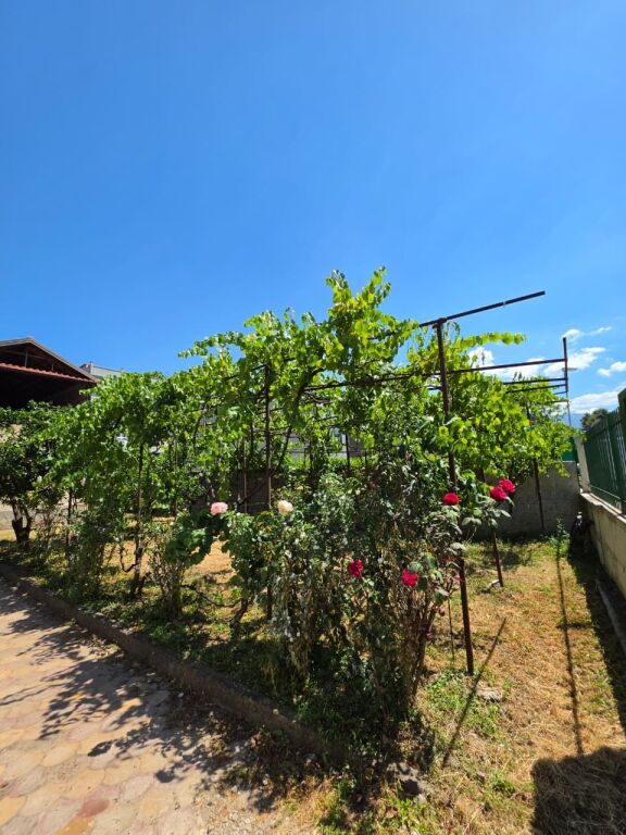FOR SALE: Land (500m²) + Private House (341m²) 📍LAPRAKË – 200m Behind the Military Hospital | Direct Access to the Ring Road &amp; Highway 🛣️ 350,000€ ✨️