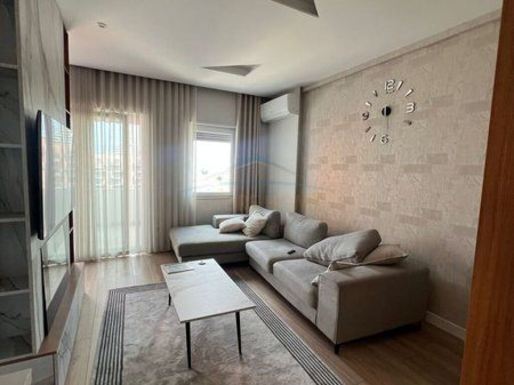 For sale, Apartment 2+1+2+ Storage, Bill Klinton Street, Tirana