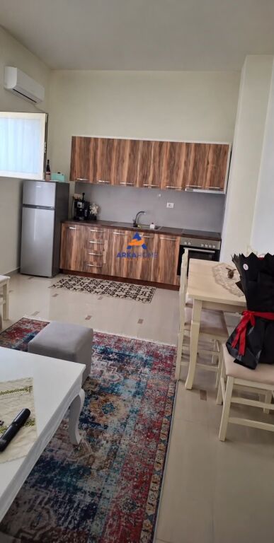 JEPET APARTMENT ME QERA 1+1+TUALET "ASTIR, AFER HOTEL ARC" 45.000 LEKE (I DISKUTUESHEM)