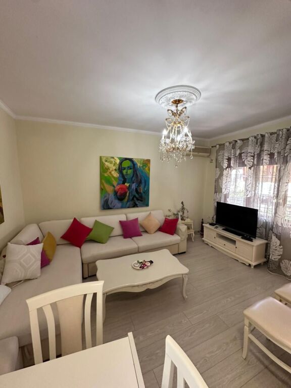 JEPET ME QERA APARTAMENT 2+1 PRANE GJYKATES, DURRES