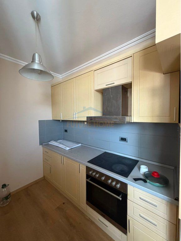 Shitet , Apartament 3+1+2+Post Parkimi , Ish ekspozita , Tirane