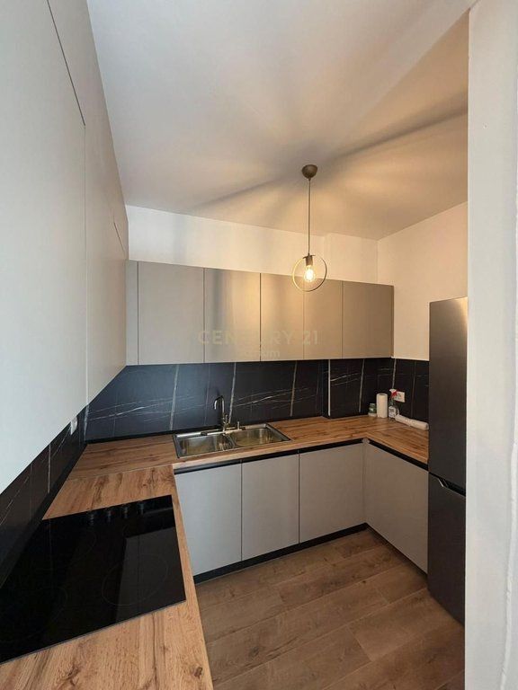 APARTAMENT 2+1+2 TEK AKSES TIRANA